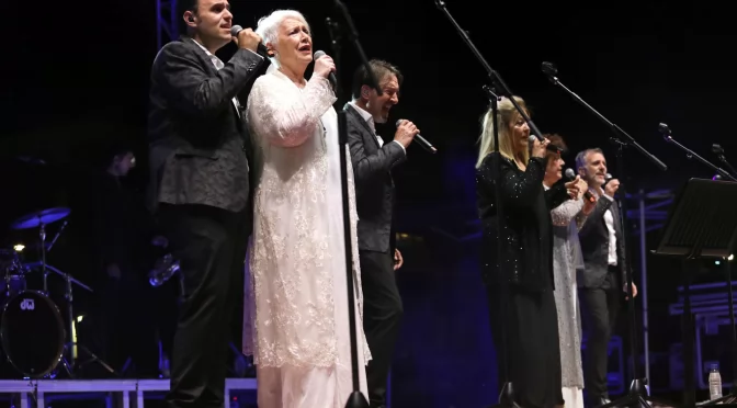 Eres tu Mocedades con la Banda EMMVA